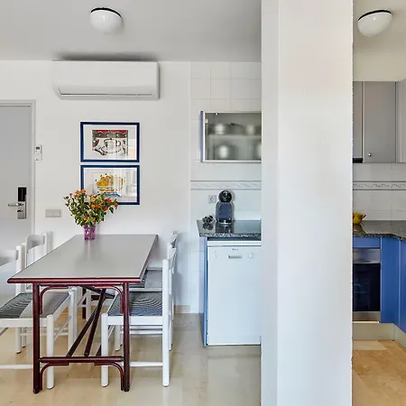 Centremar Apartment *