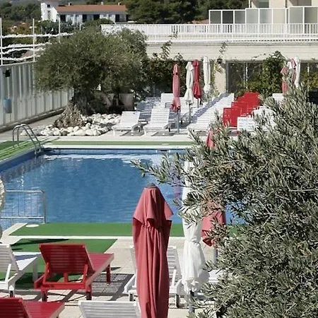 Centremar Apartment *