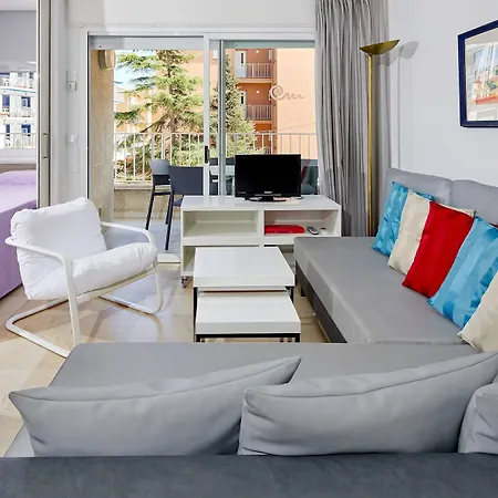 Centremar Apartman *
