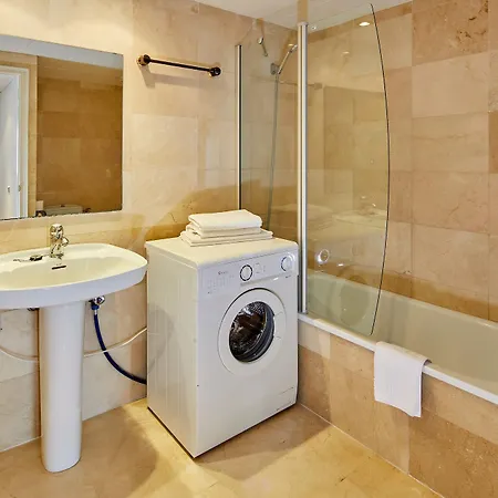 Centremar Apartman *
