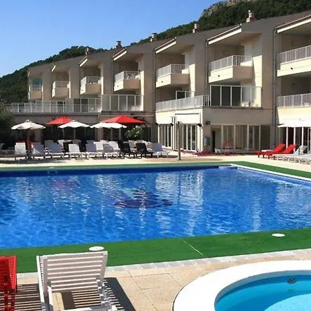 Centremar Apartman *
